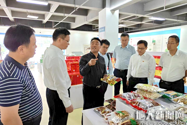 副校长刘杰带队赴云南施甸调研定点帮扶工作