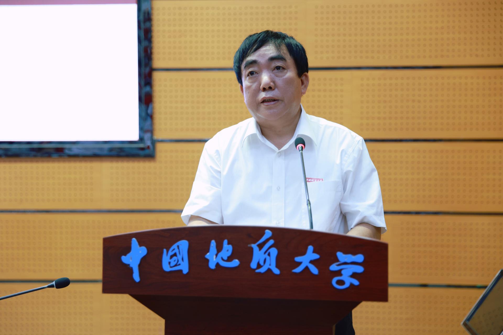 跑出青春路上的“加速度” 2022级研究生开学典礼举行