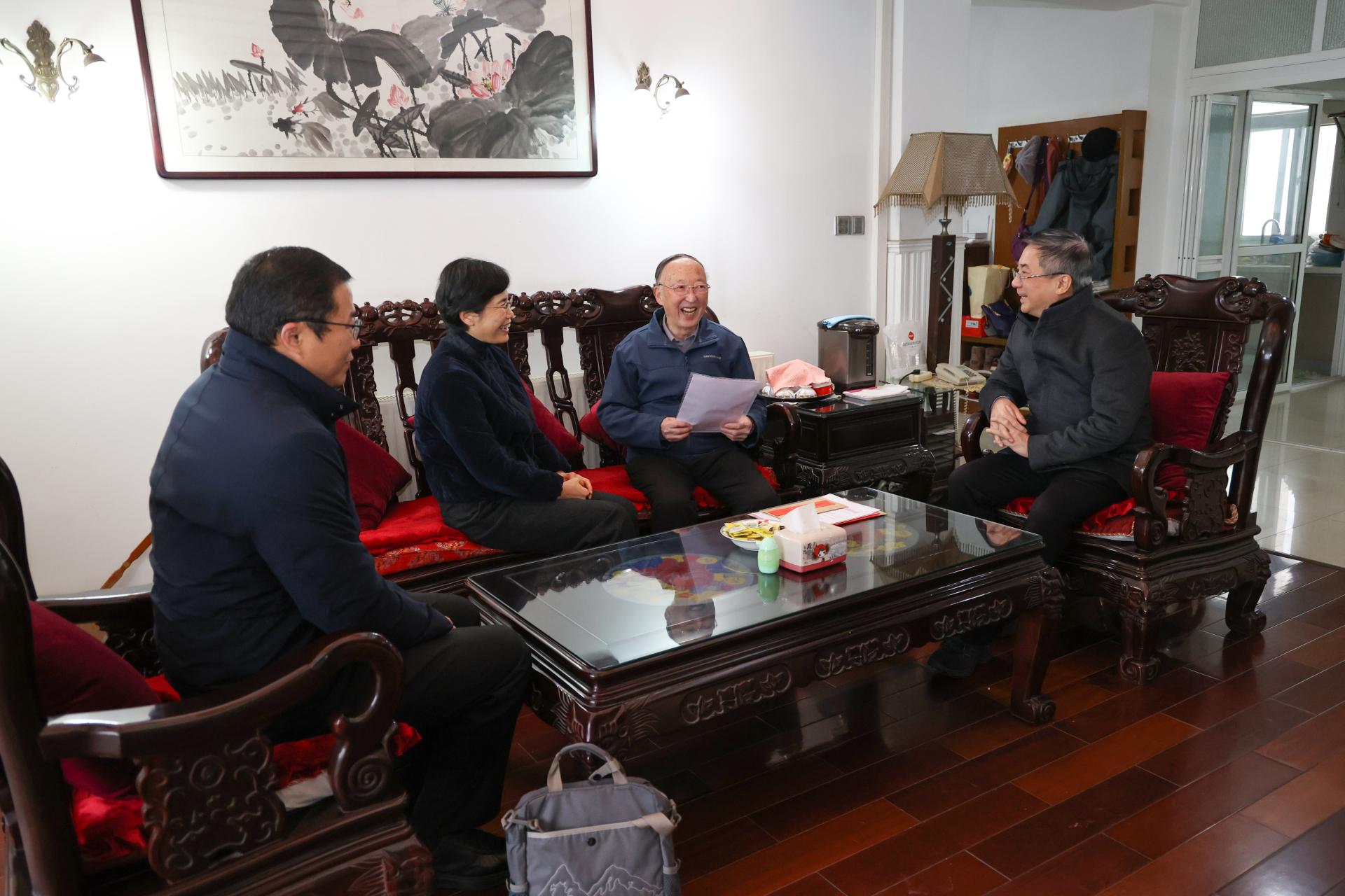 春节慰问贺虎年 岁寒情深送祝福