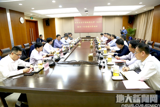 我校与中国石化江苏油田签署共建合作协议